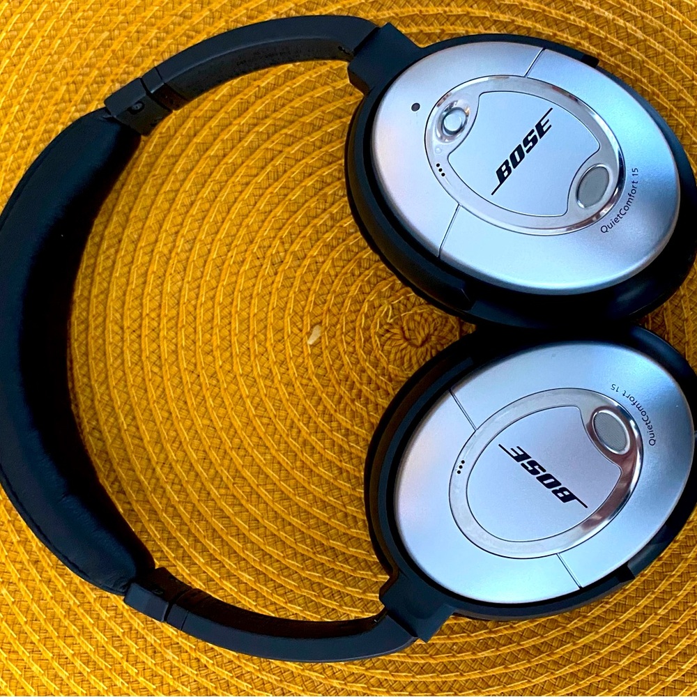Bose QuietComfort 15 over the ear headphones